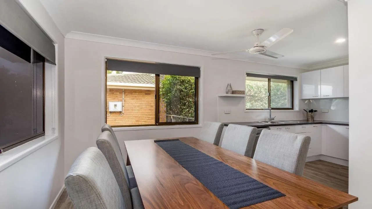 Willa Freshly Revovated Dog Friendly House Walking Distance To Waterfront! Bellara Dom wakacyjny
