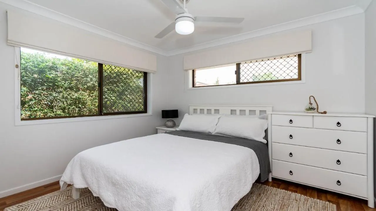 Freshly Revovated Dog Friendly House Walking Distance To Waterfront! Villa Bellara